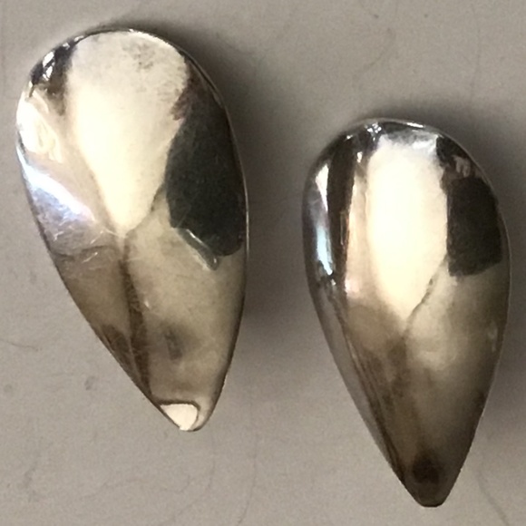 STERLING SILVER PEAR SHAPED PIERCED EARRINGS - Picture 1 of 4